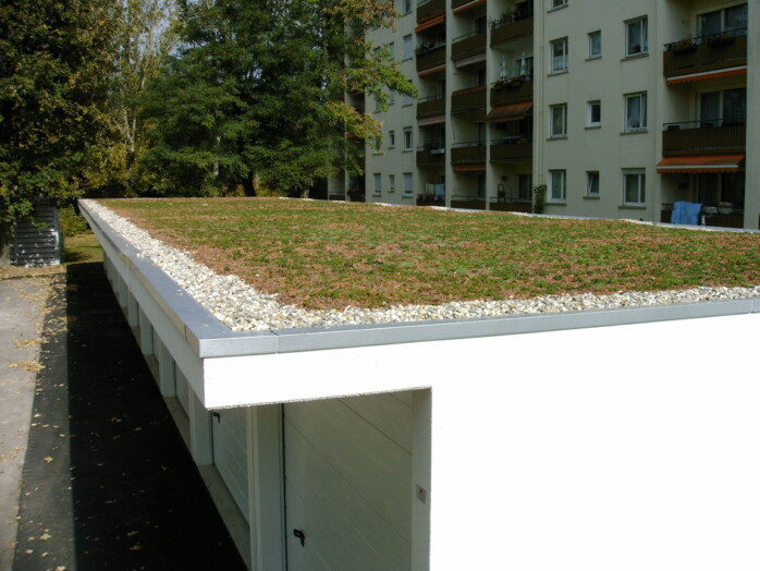 Fertiggaragenbegrünung, Garagenbegrünung, Fertiggarage, Garage, Sedumsprossen